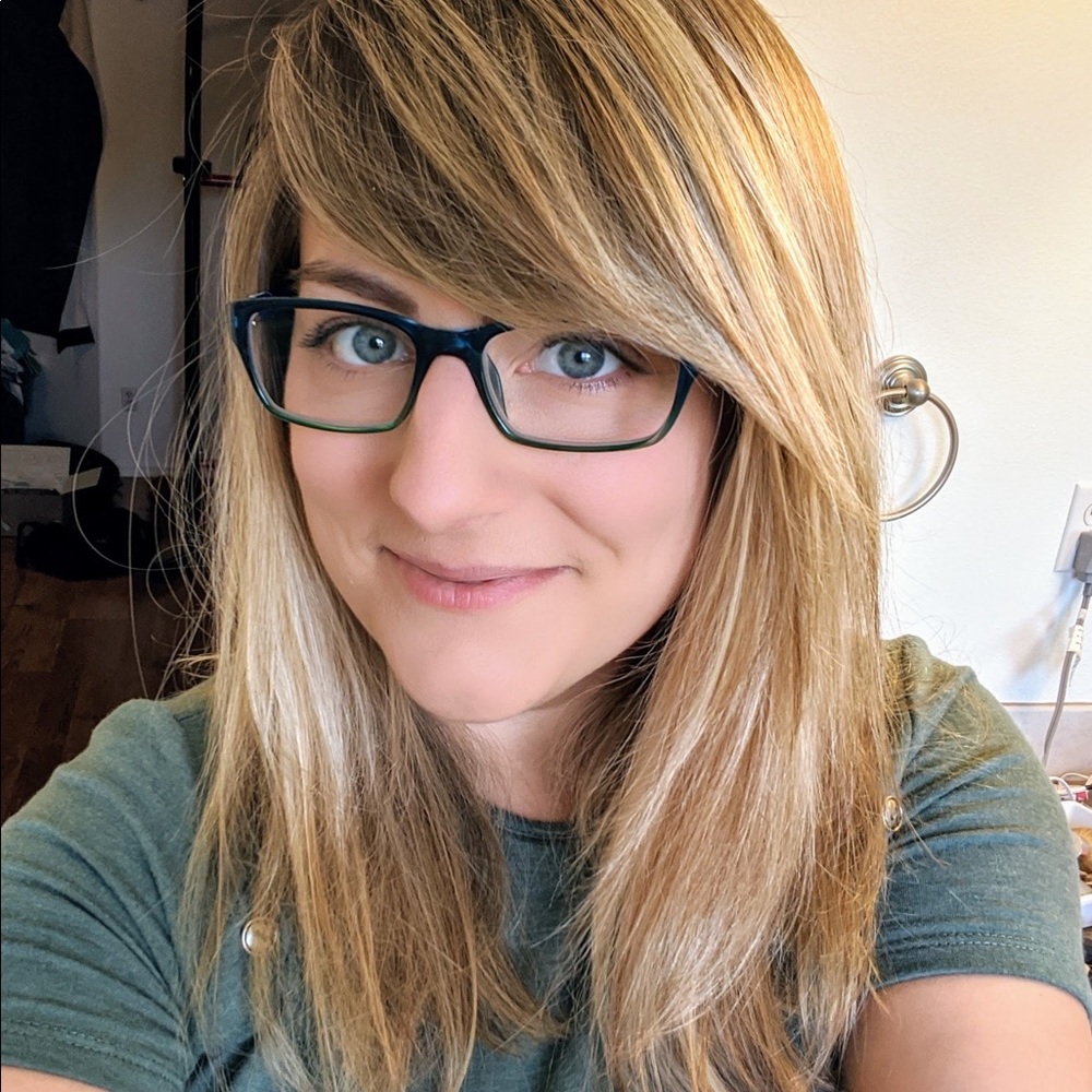 Meet your Posher, Nicole